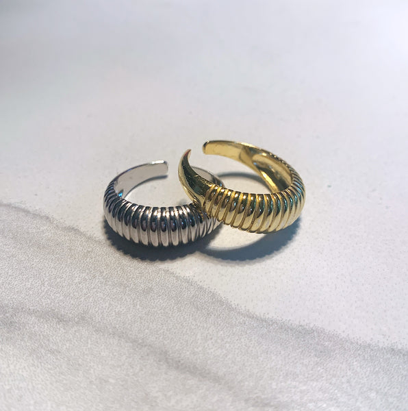 Claudette Croissant Ring - Gold