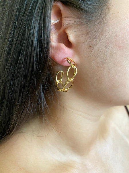 Clara Hollow Hoop Earrings - Gold